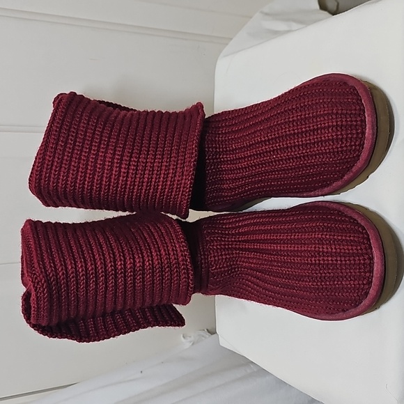 UGG Classic Cardy  Burgundy Knit Button Boots - Picture 8 of 16